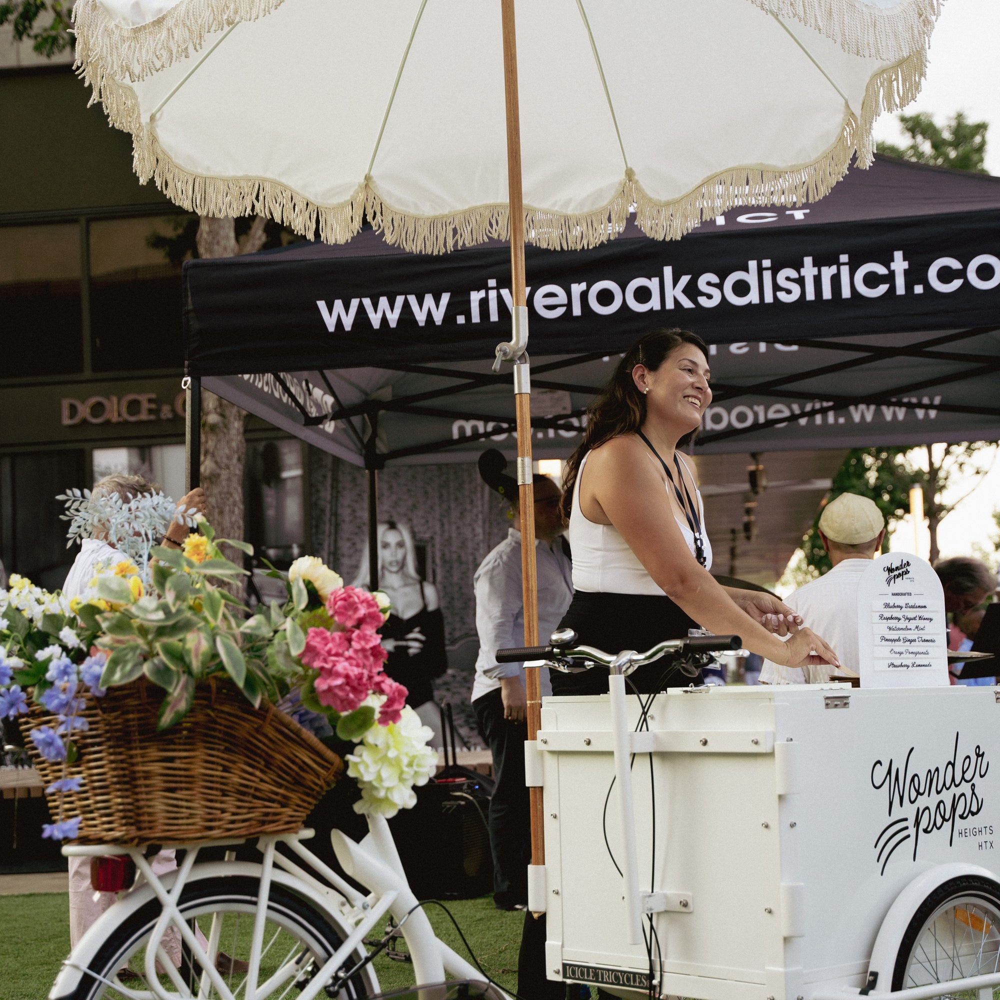 popsicle catering event with Pushcart and server